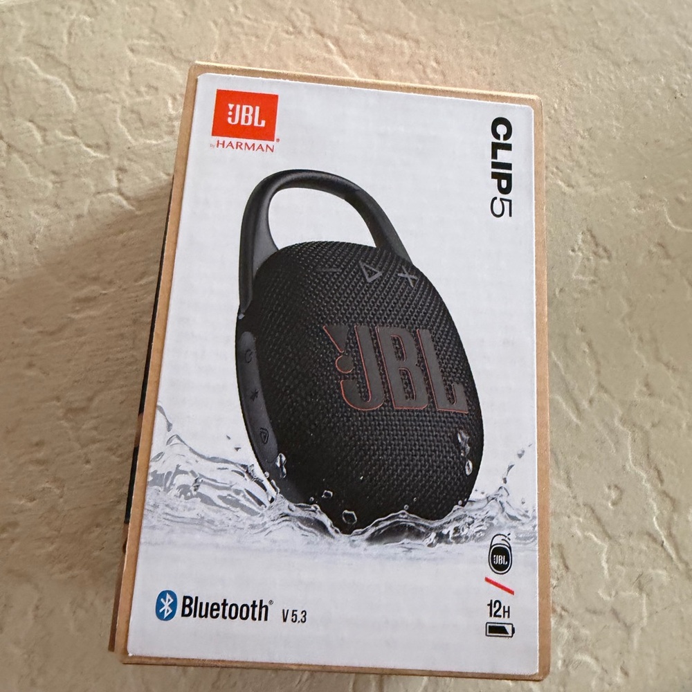 JBL Clip 5 portable Bluetooth speaker NEW Sealed BOX